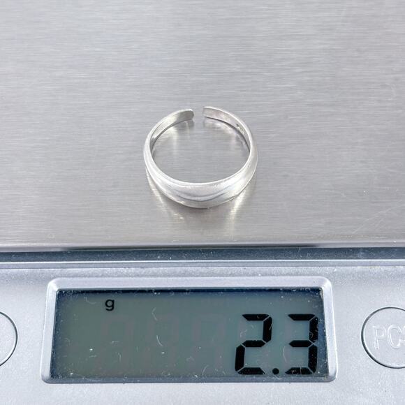 Domed Open Back Toe Ring | Vintage Thai Sterling Silver 925 | Size 4 - Picture 12 of 12